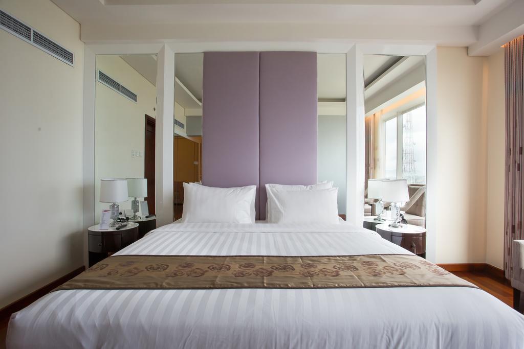 Golden Palace Hotel Lombok Mataram Habitación foto